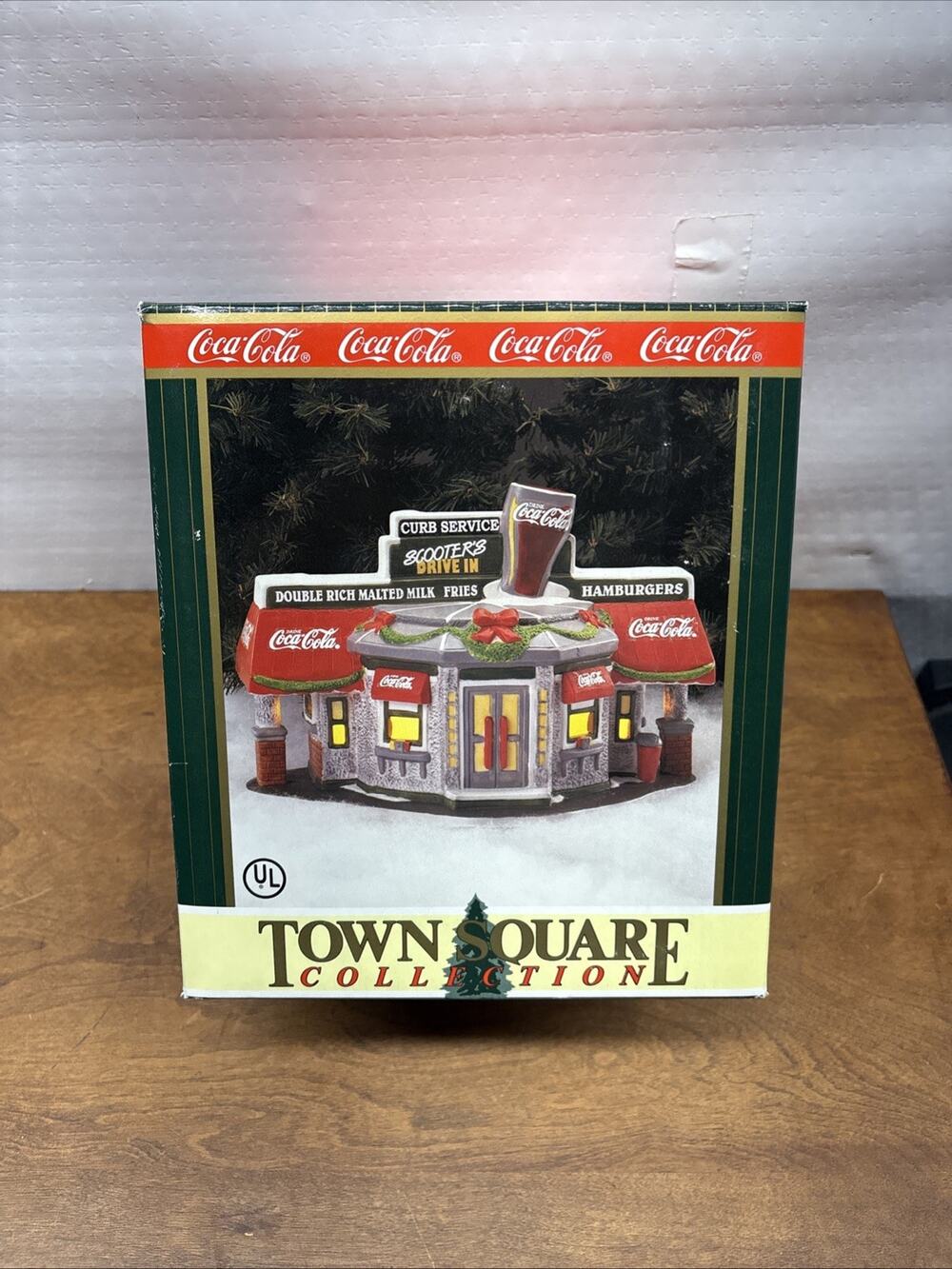 Coca Cola 1996 Christmas Town Square Collection Scooters Drive In With Box